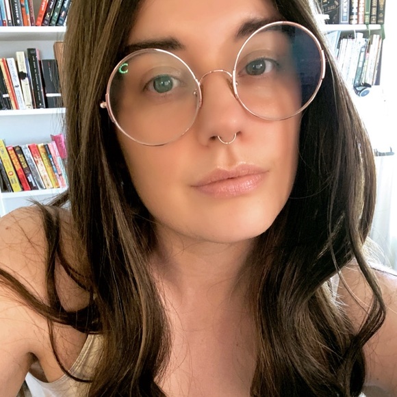 Meet your posher, Samantha - Picture 4 of 5